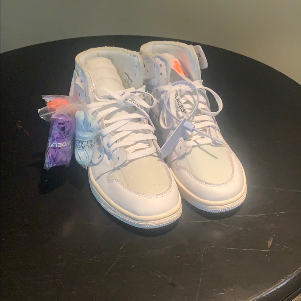 Off white Jordan retro 1s